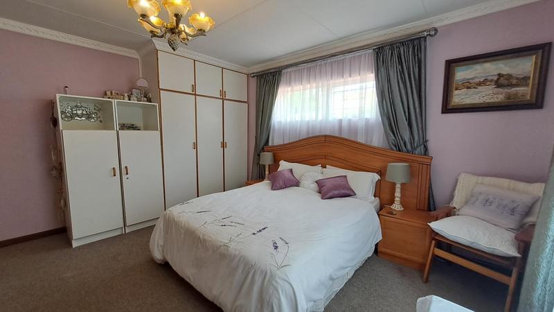 3 Bedroom Property for Sale in Stilbaai Wes Western Cape